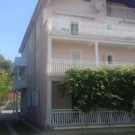 Apartman Jezidzic Kaštela Exteriör bild