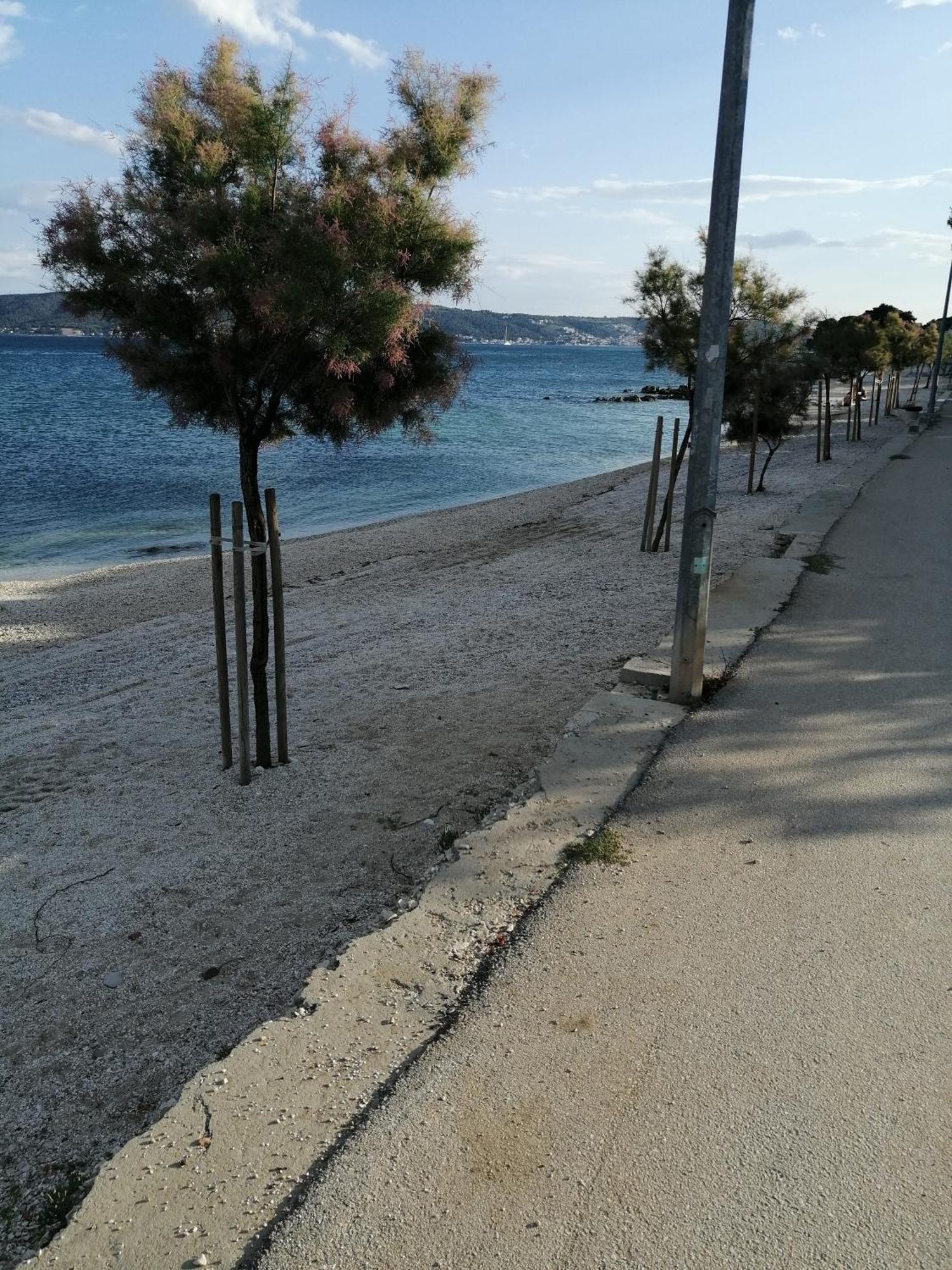 Apartman Jezidzic Kaštela Rum bild