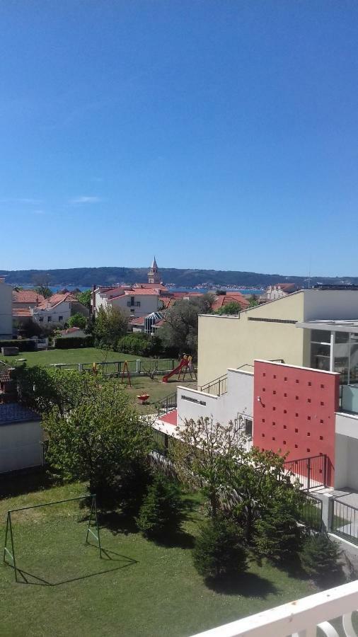 Apartman Jezidzic Kaštela Exteriör bild