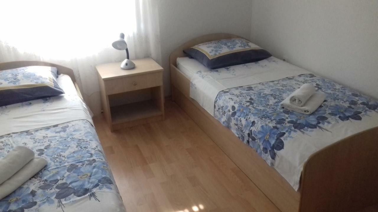 Apartman Jezidzic Kaštela Exteriör bild