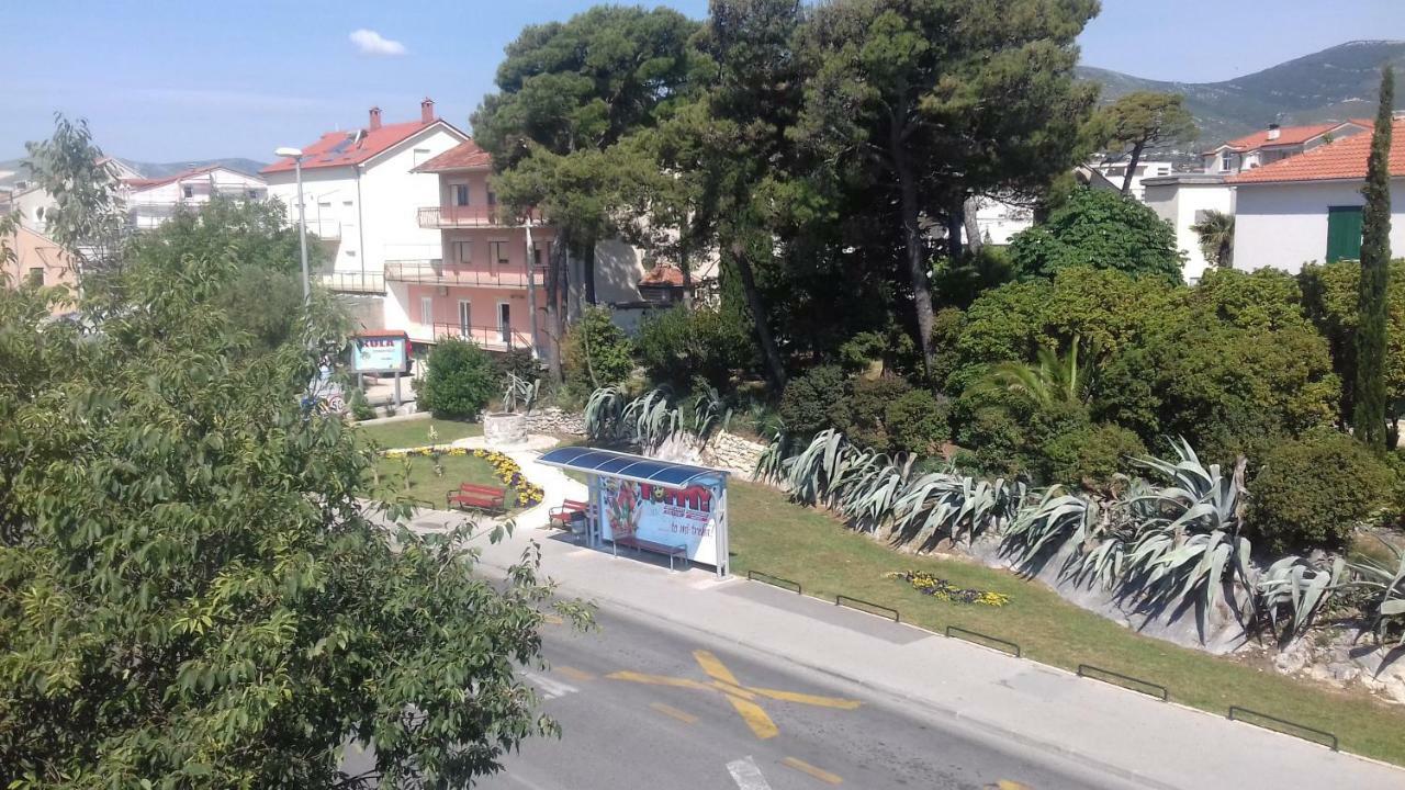 Apartman Jezidzic Kaštela Exteriör bild