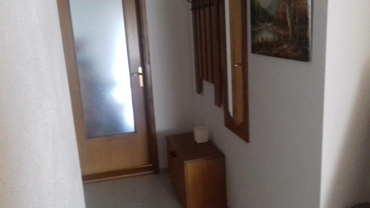 Apartman Jezidzic Kaštela Exteriör bild