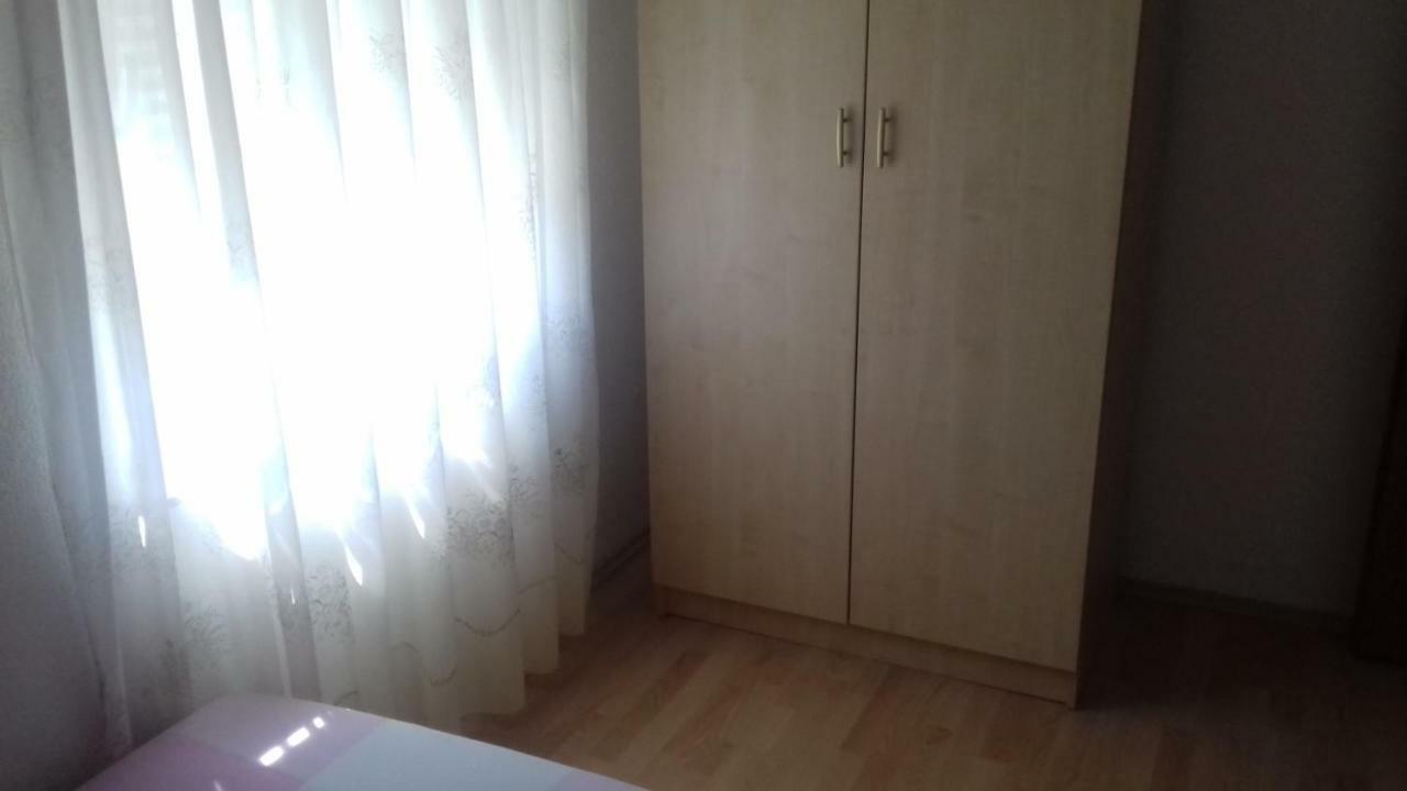 Apartman Jezidzic Kaštela Exteriör bild