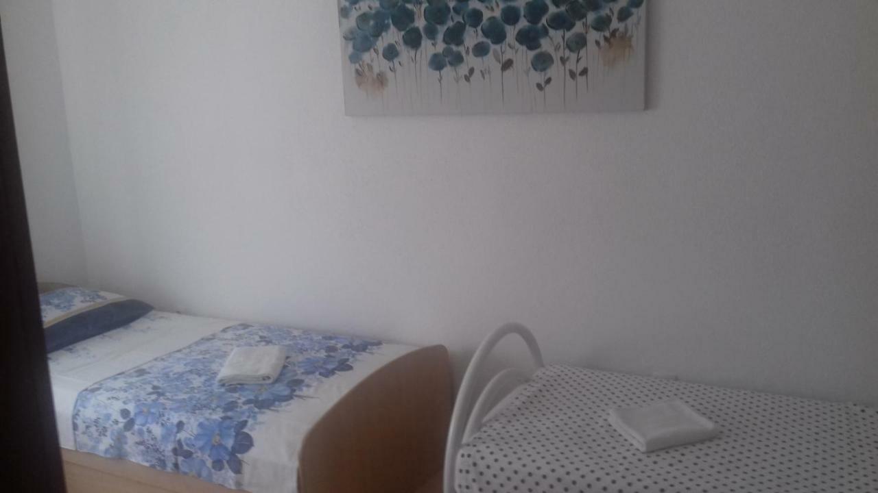 Apartman Jezidzic Kaštela Exteriör bild